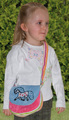 sac_peluche_sur_fillette